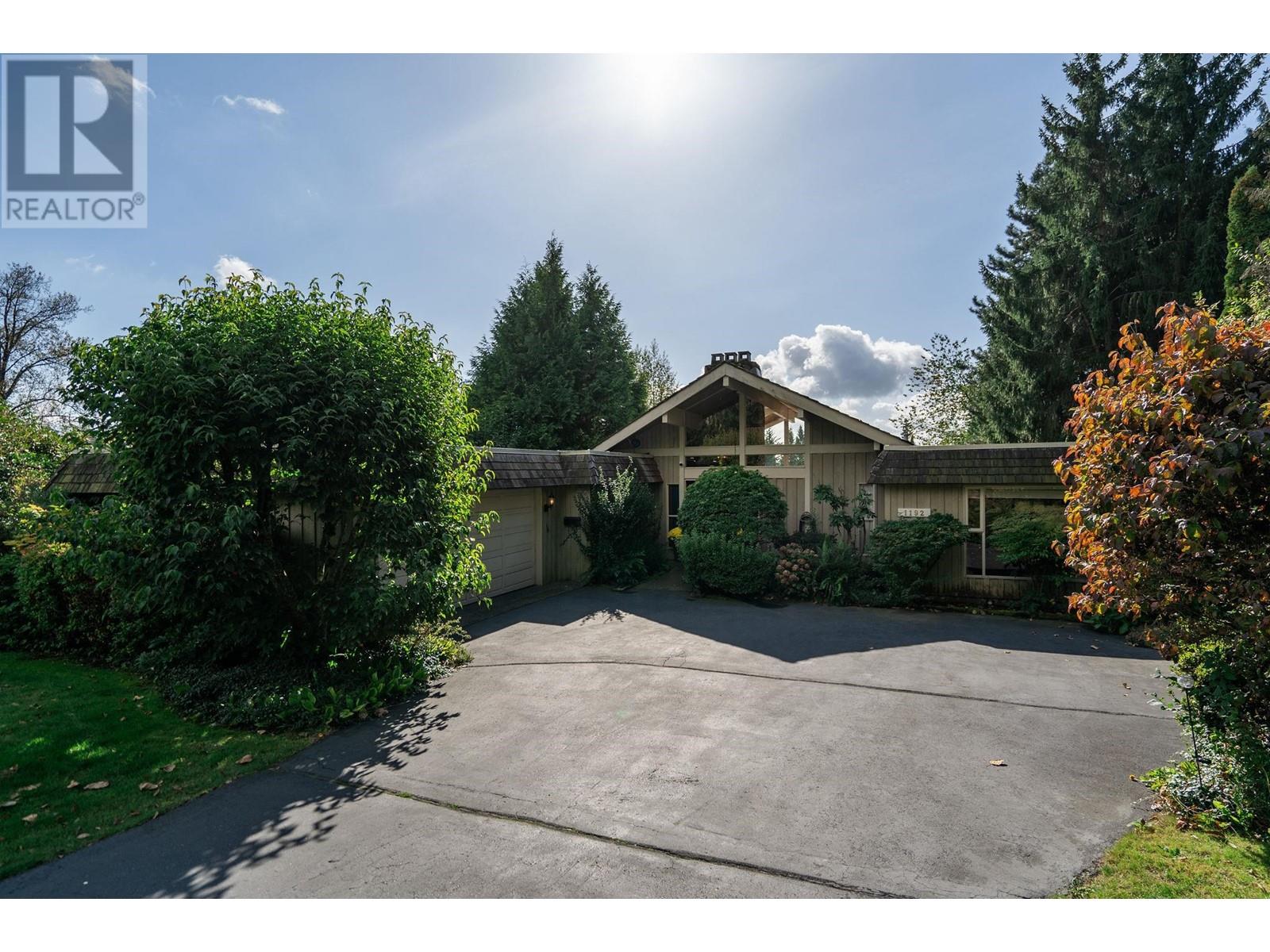 Property at 1192 CHARTWELL CRESCENT image 1