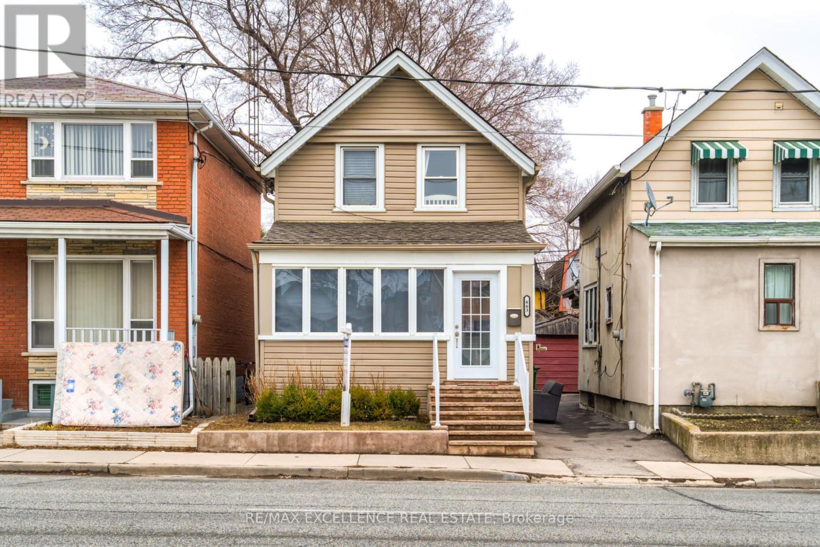 Property at 663 JANE STREET image 2