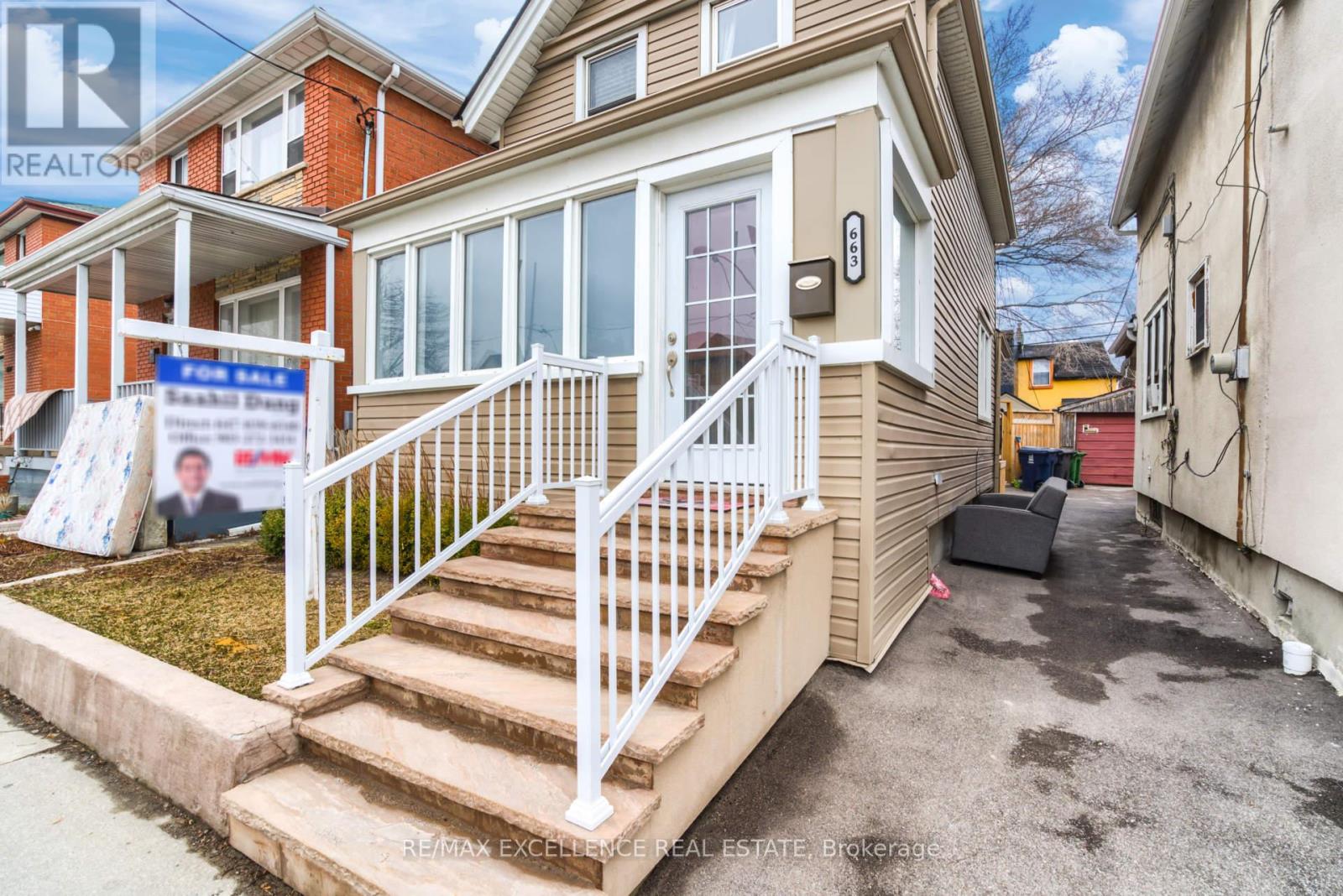 Property at 663 JANE STREET image 3