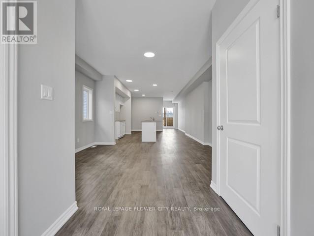 59 Superior Street, Welland, Ontario  L3B 3A6 - Photo 9 - X12056887