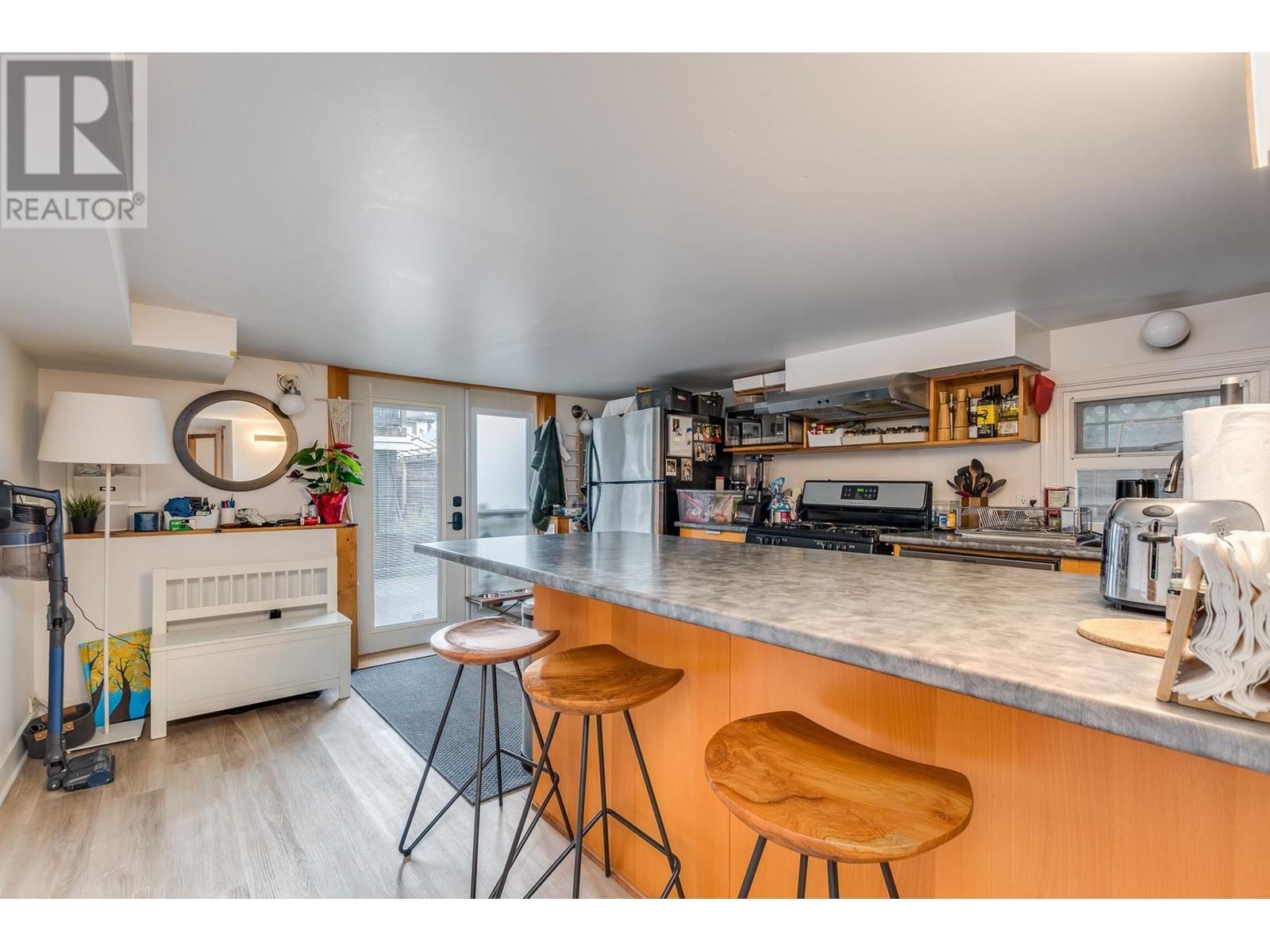 Property at 1335 LABURNUM STREET image 3