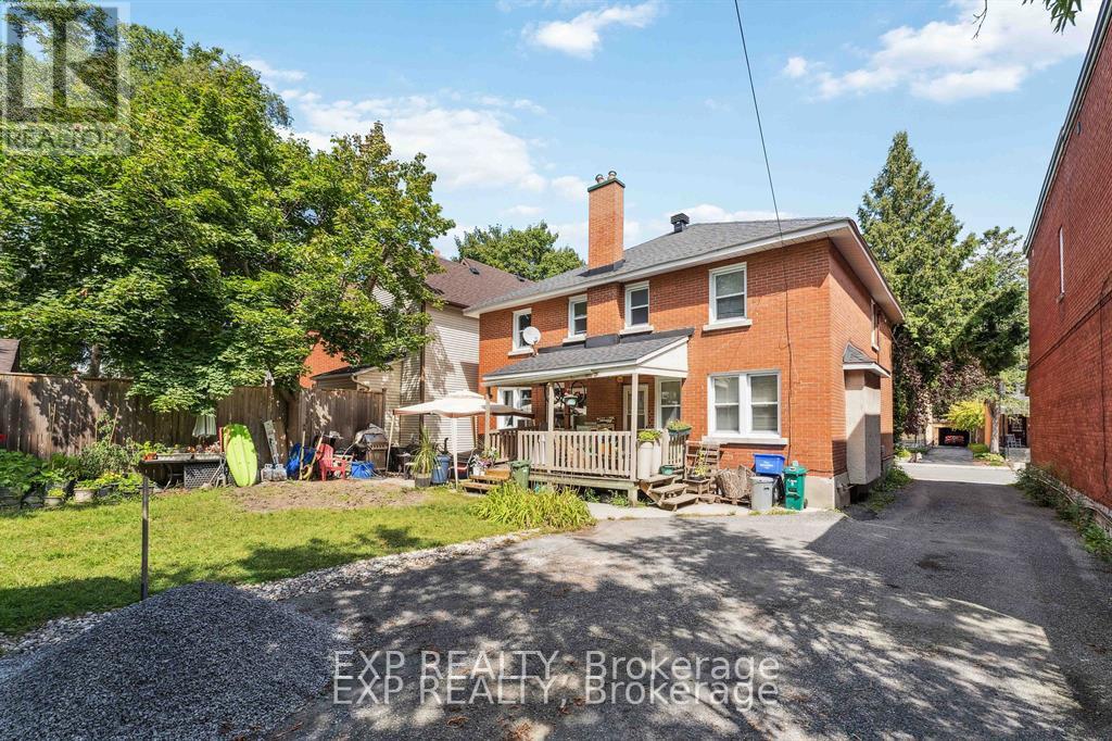 Property at 148-150 HINTON AVENUE N image 4
