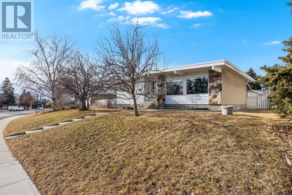 Property at 2128 8 Avenue NE image 4