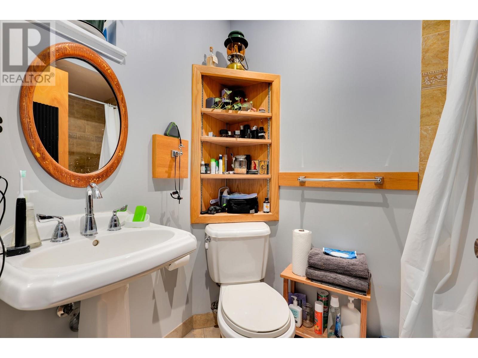 522-524 W Keith Road, North Vancouver, British Columbia  V7M 1M4 - Photo 35 - R2985077