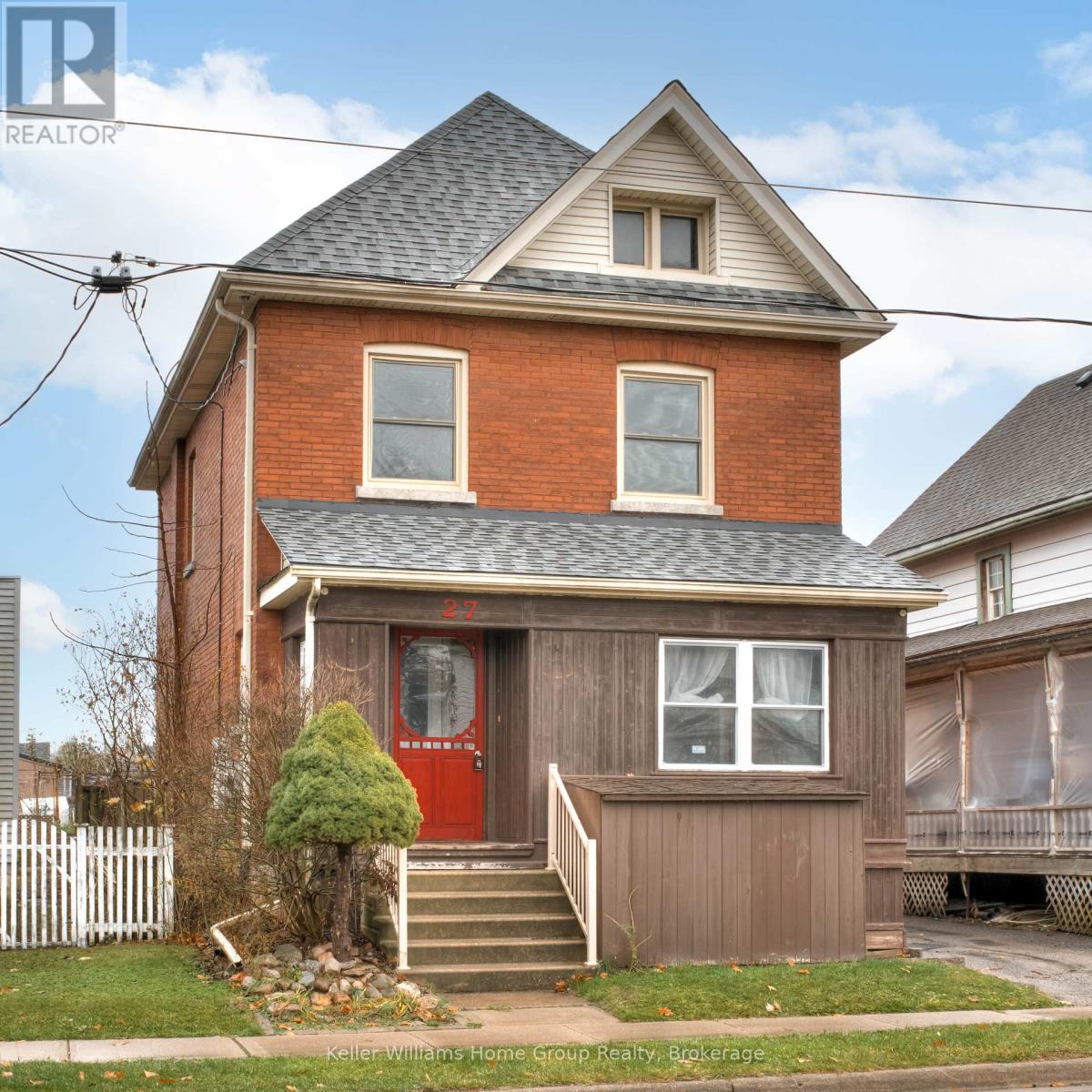 Photo 2 of 41 for 27 Hiawatha Street