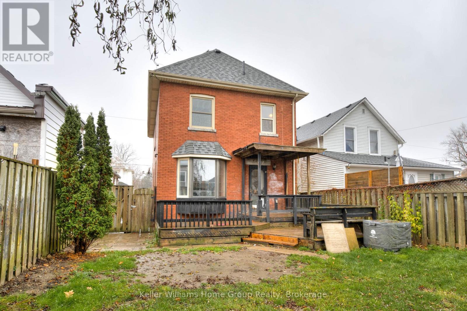 Photo 37 of 41 for 27 Hiawatha Street