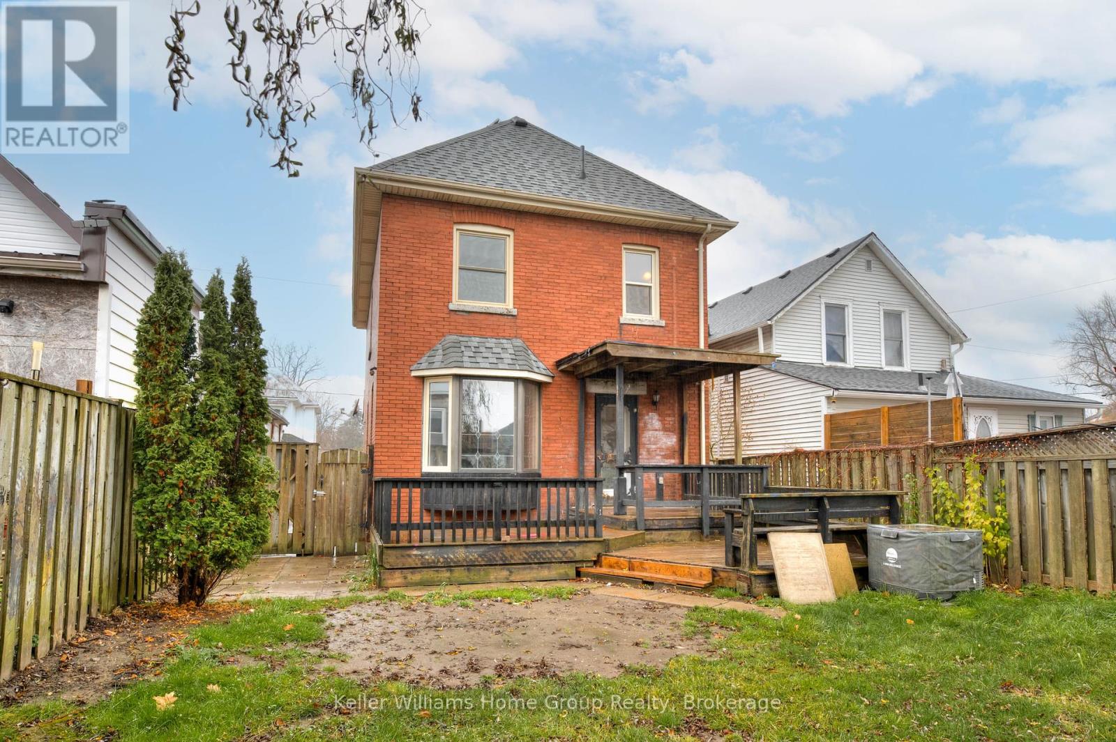 Photo 38 of 41 for 27 Hiawatha Street