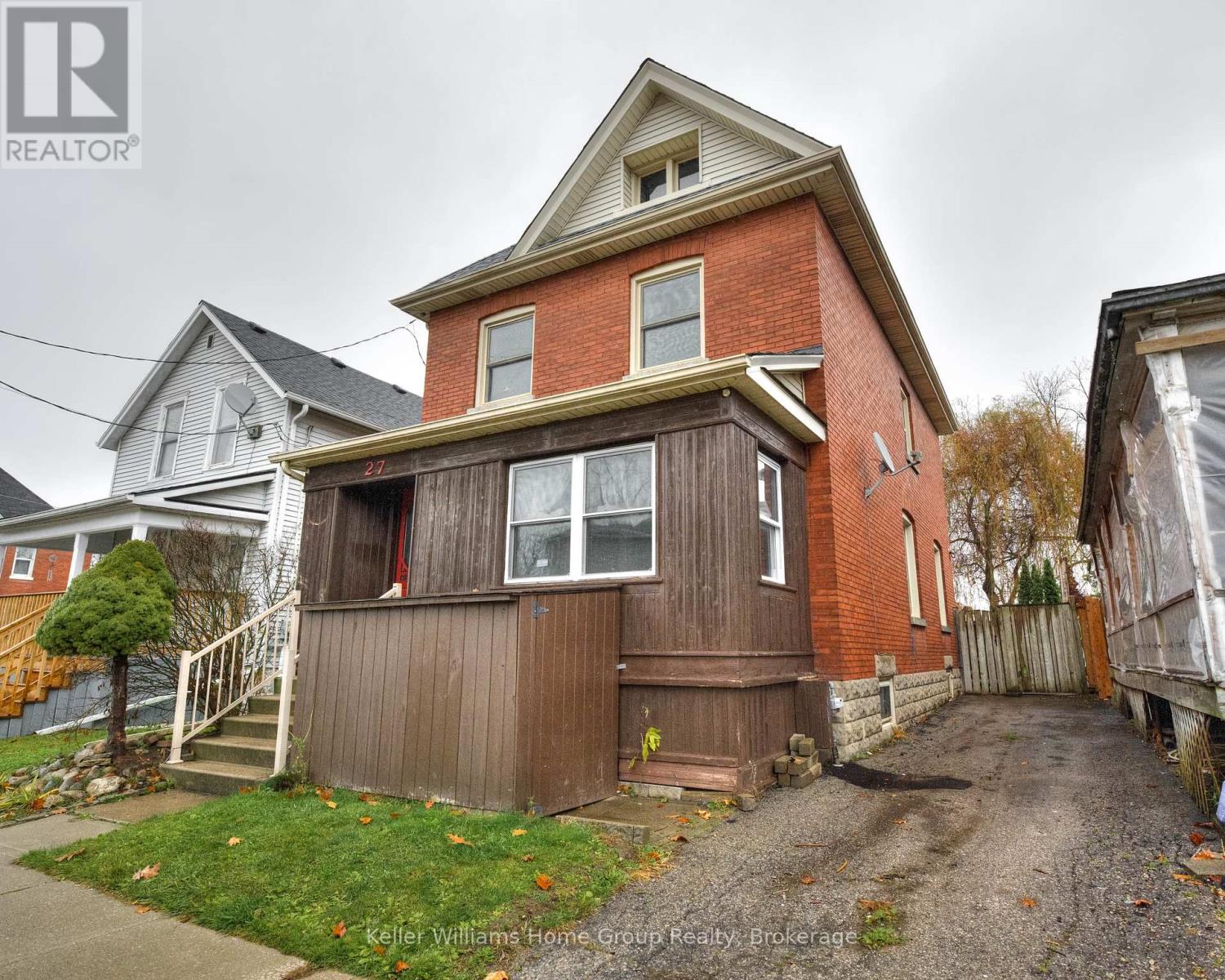 Photo 4 of 41 for 27 Hiawatha Street