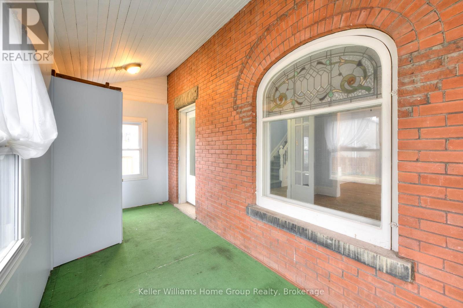 Photo 6 of 41 for 27 Hiawatha Street