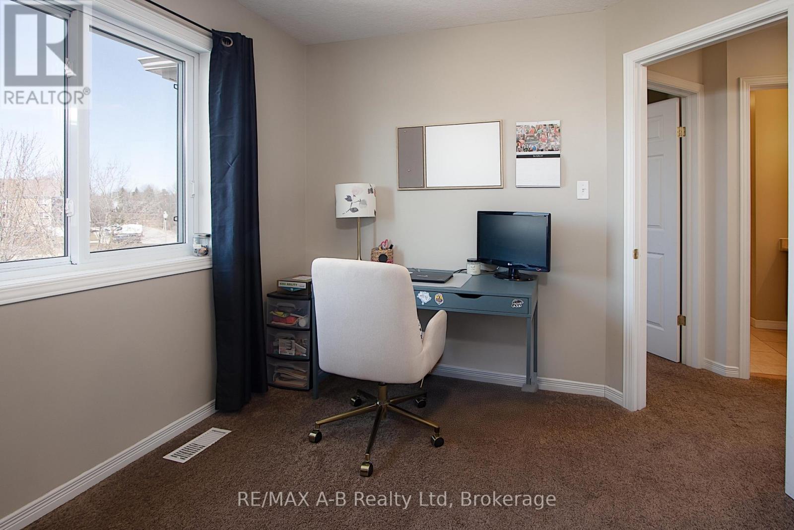 35 Pond View Drive, Wellesley, Ontario  N0B 2T0 - Photo 17 - X12057089