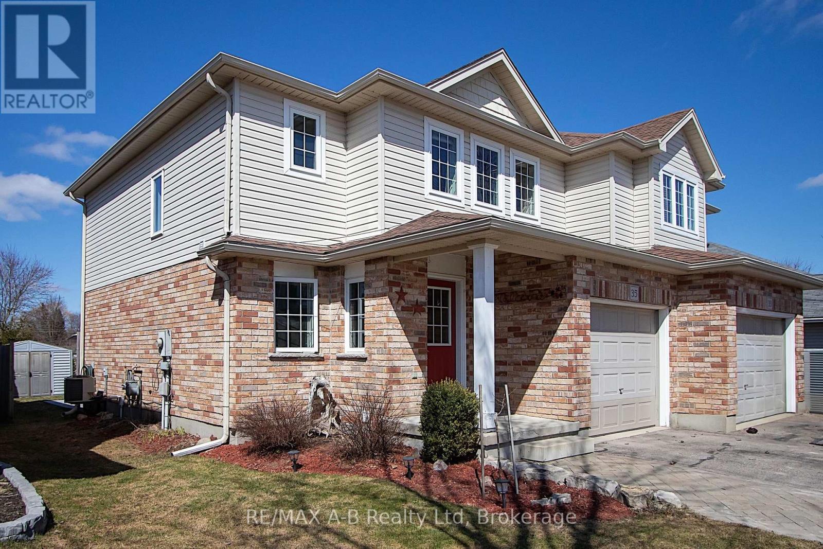 35 Pond View Drive, Wellesley, Ontario  N0B 2T0 - Photo 2 - X12057089