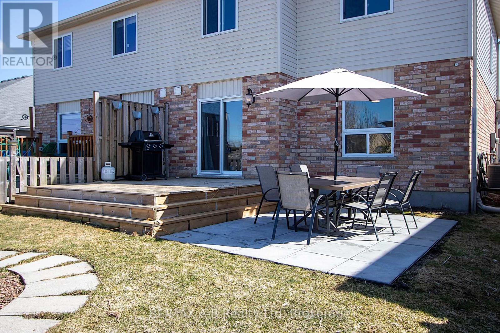 35 Pond View Drive, Wellesley, Ontario  N0B 2T0 - Photo 23 - X12057089