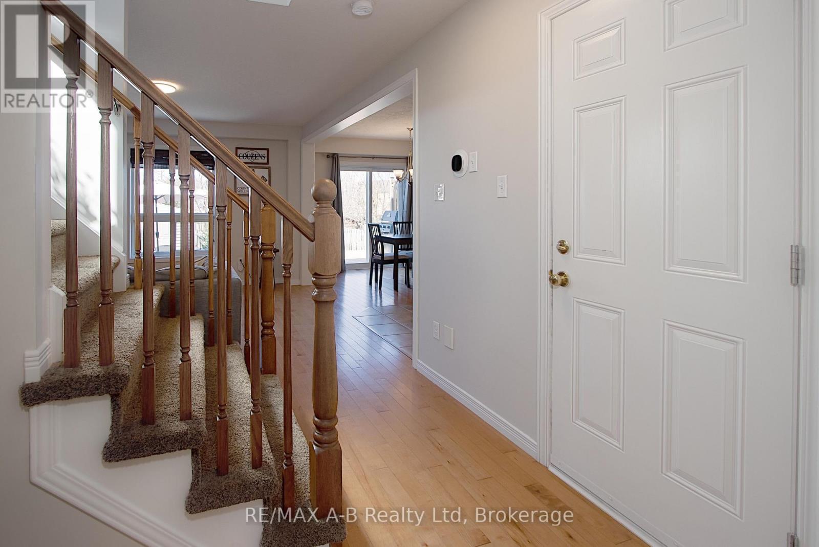 35 Pond View Drive, Wellesley, Ontario  N0B 2T0 - Photo 3 - X12057089