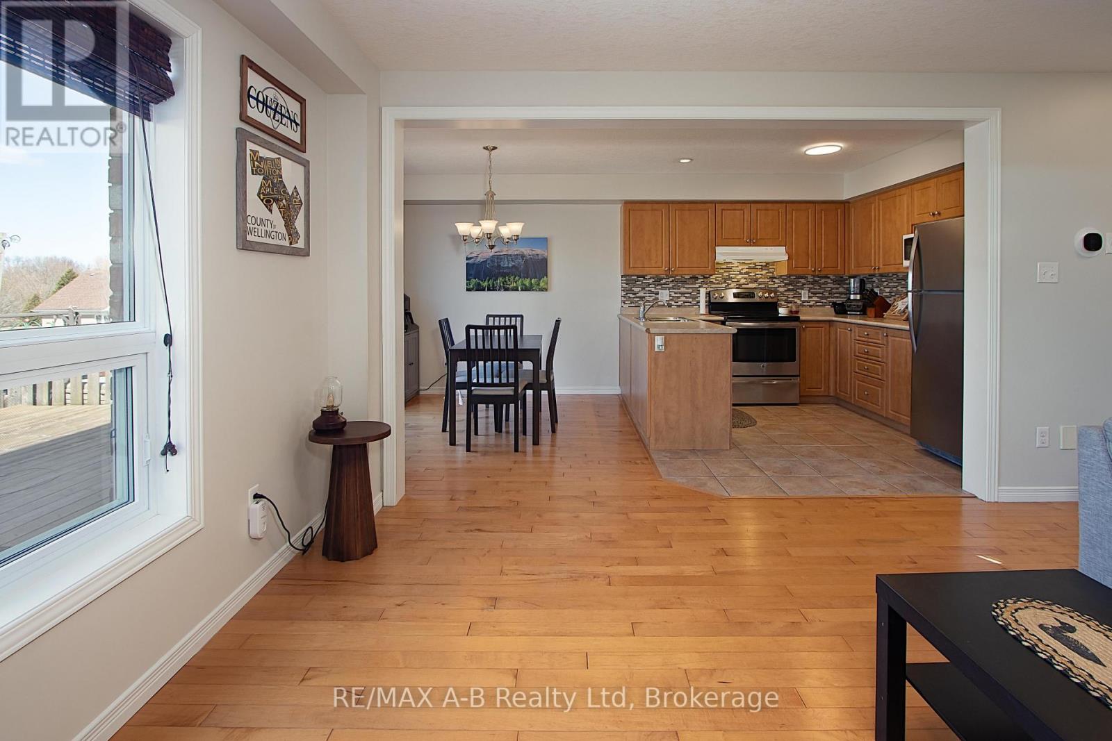 35 Pond View Drive, Wellesley, Ontario  N0B 2T0 - Photo 8 - X12057089