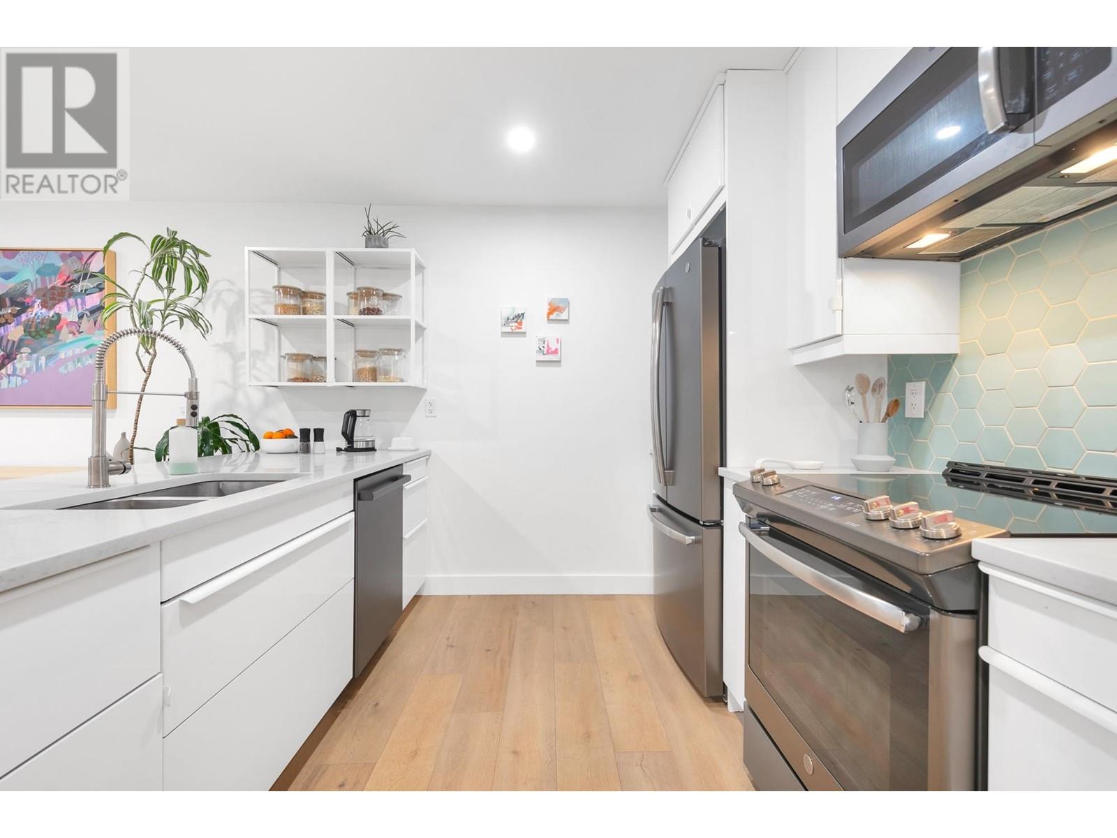 308 1060 E Broadway, Vancouver, British Columbia  V5T 4N7 - Photo 11 - R2985062