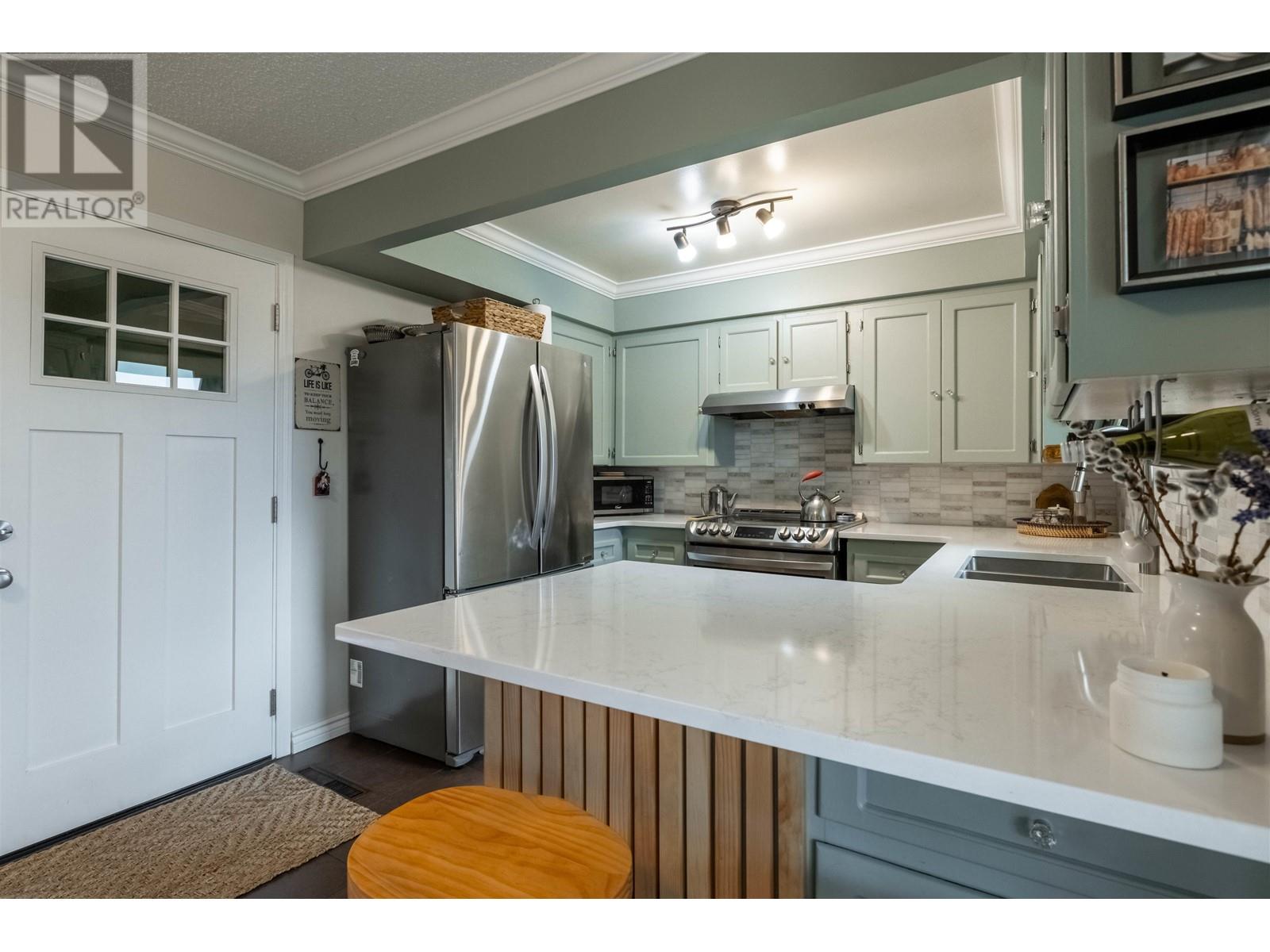916 Stewart Avenue, Coquitlam, British Columbia  V3K 2N6 - Photo 12 - R2985030