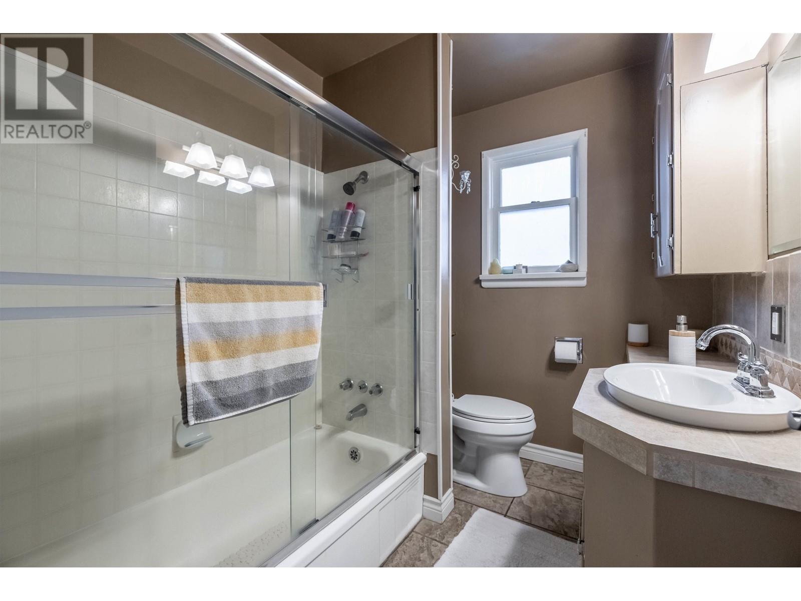 916 Stewart Avenue, Coquitlam, British Columbia  V3K 2N6 - Photo 20 - R2985030