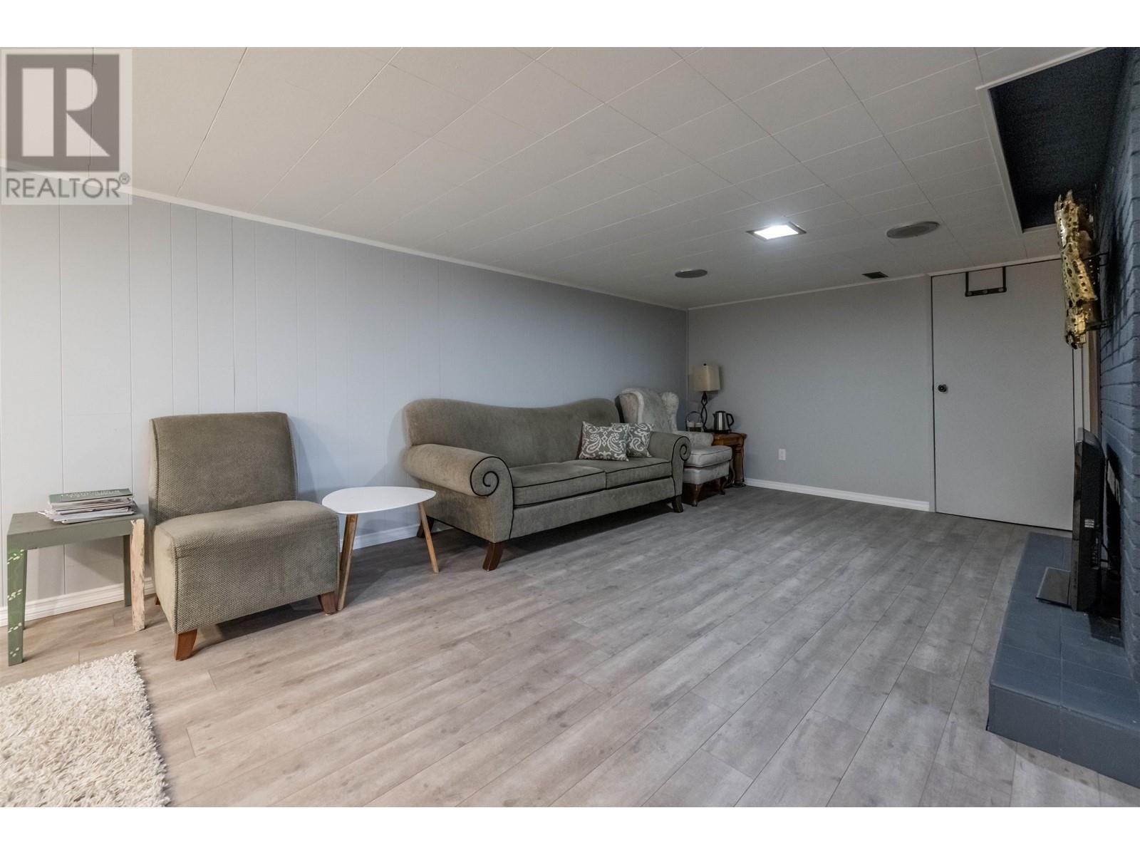 916 Stewart Avenue, Coquitlam, British Columbia  V3K 2N6 - Photo 23 - R2985030