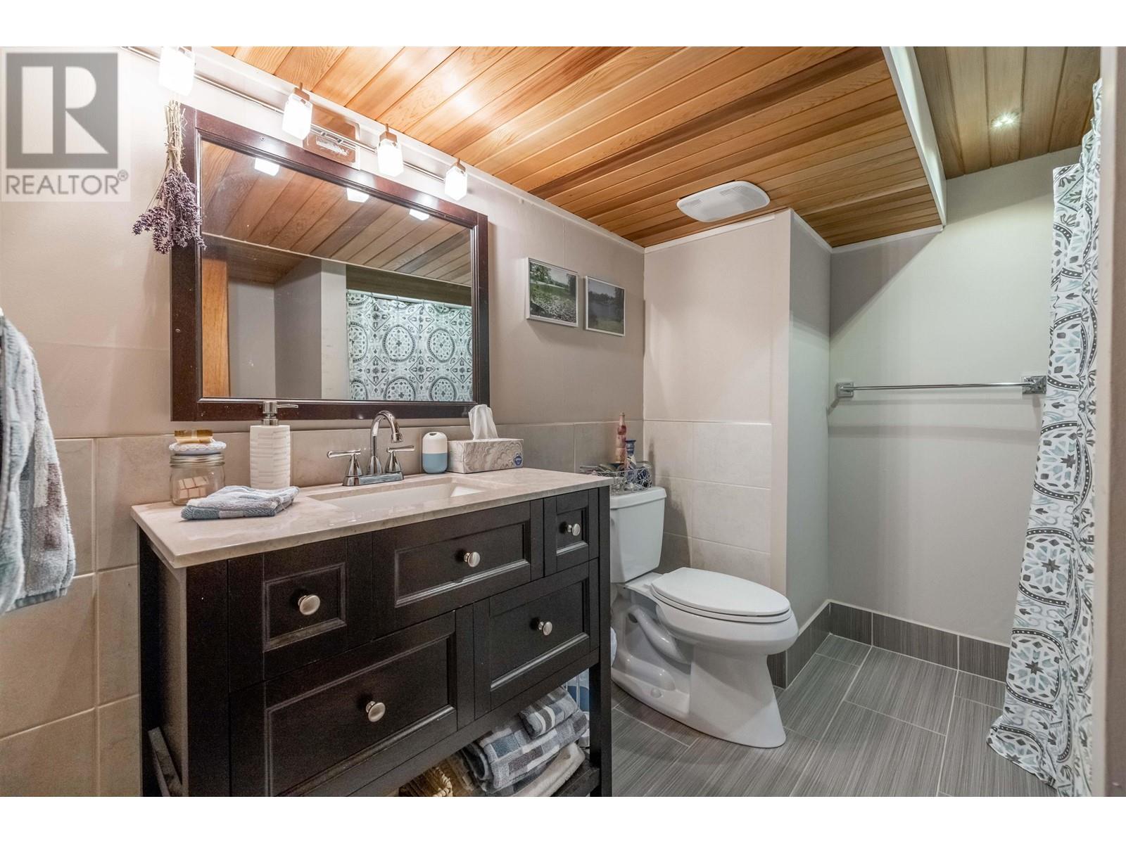 916 Stewart Avenue, Coquitlam, British Columbia  V3K 2N6 - Photo 27 - R2985030