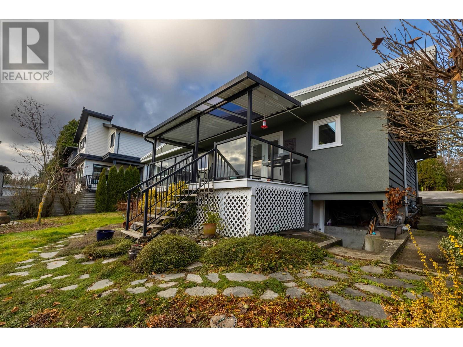916 Stewart Avenue, Coquitlam, British Columbia  V3K 2N6 - Photo 31 - R2985030