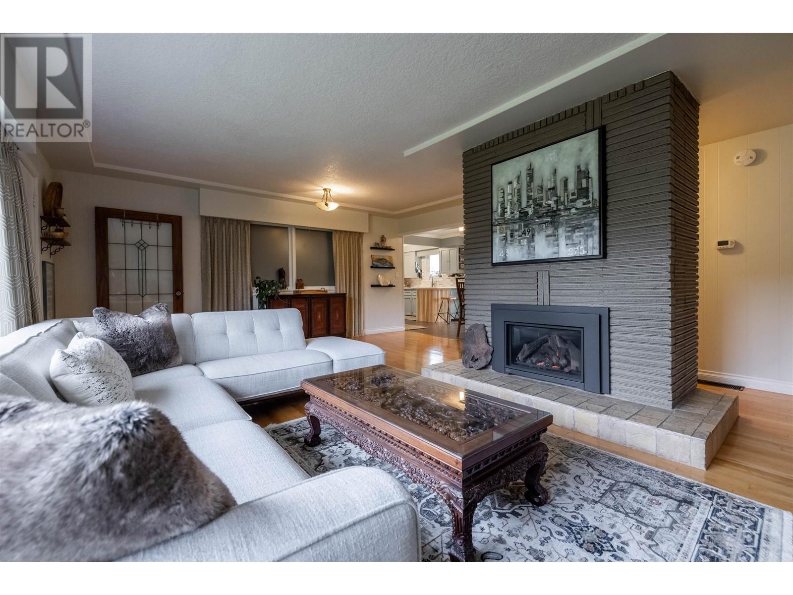 916 Stewart Avenue, Coquitlam, British Columbia  V3K 2N6 - Photo 5 - R2985030
