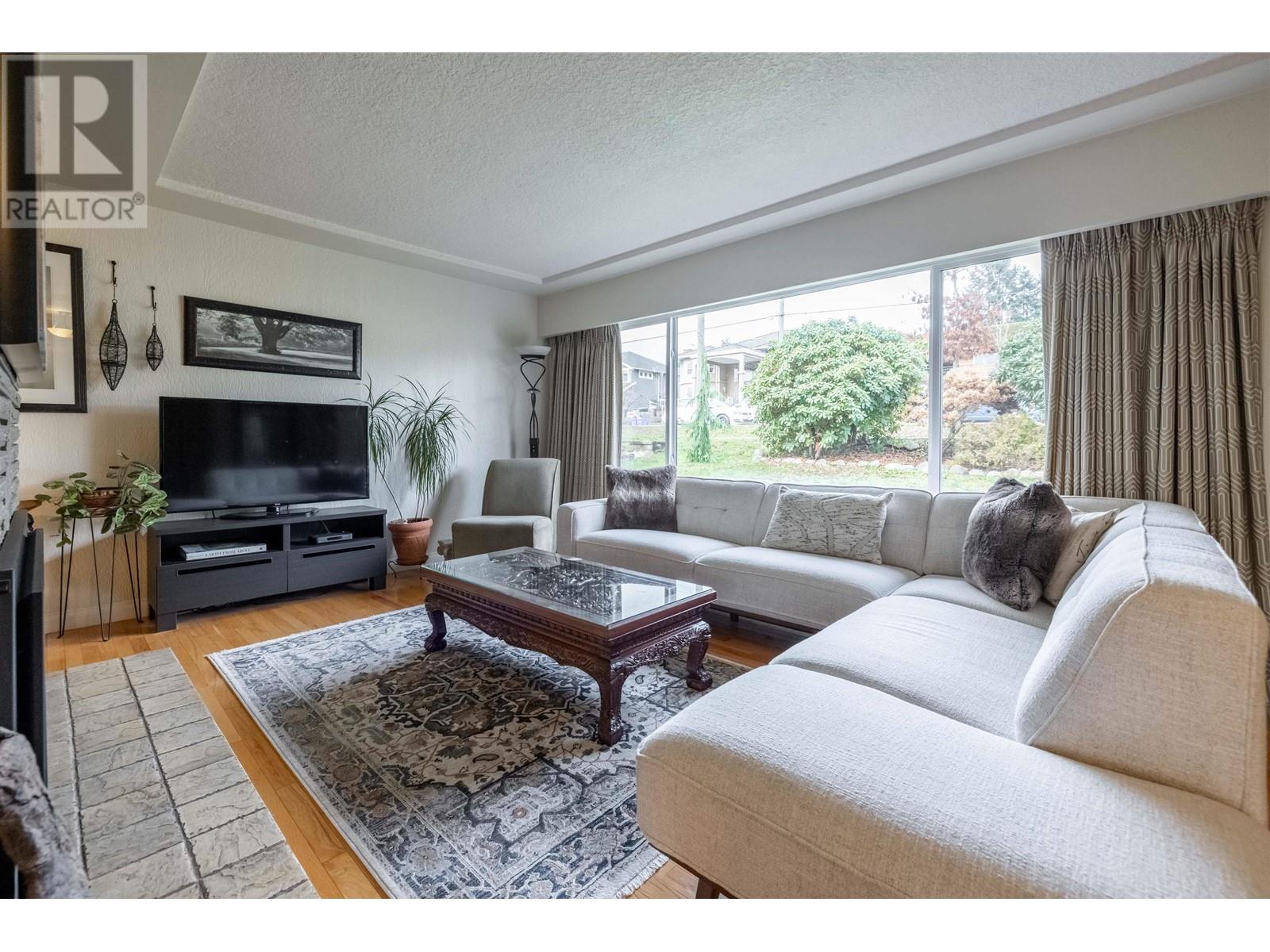 916 Stewart Avenue, Coquitlam, British Columbia  V3K 2N6 - Photo 6 - R2985030