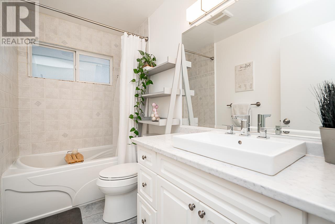 3812 Richmond Street, Port Coquitlam, British Columbia  V3B 3E8 - Photo 13 - R2985058