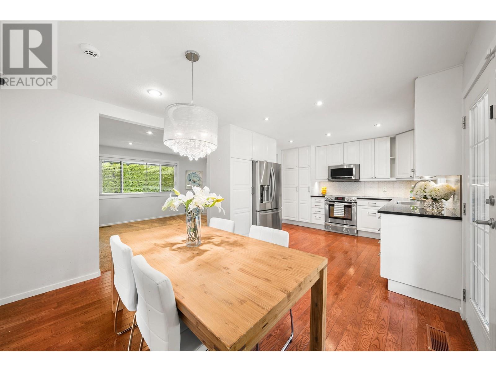 3808 Cedar Drive, Port Coquitlam, British Columbia  V3B 3E3 - Photo 14 - R2985061