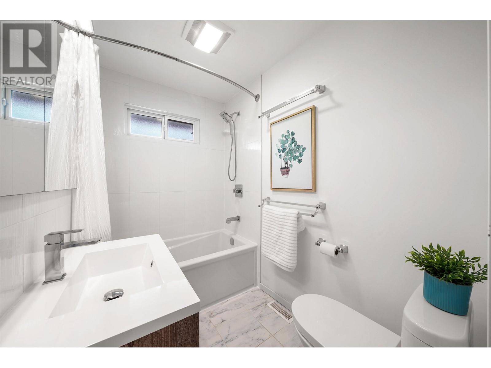 3808 Cedar Drive, Port Coquitlam, British Columbia  V3B 3E3 - Photo 23 - R2985061