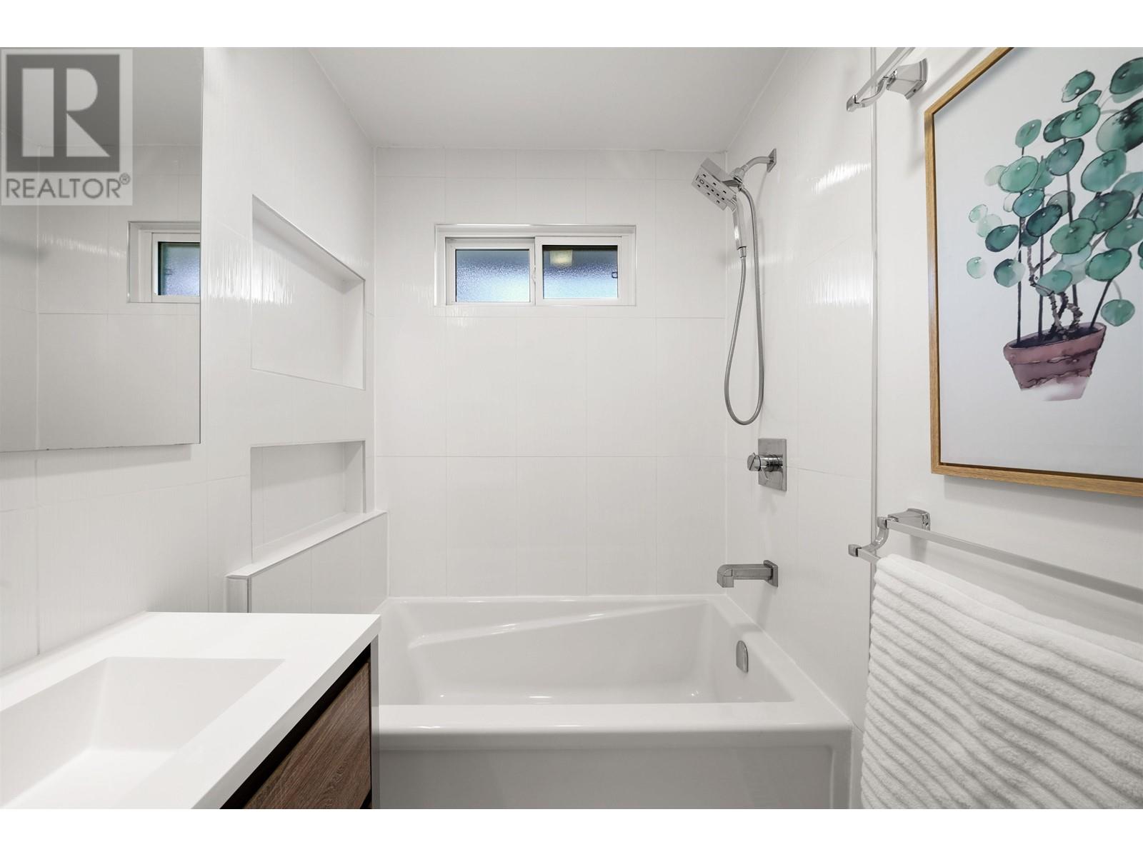 3808 Cedar Drive, Port Coquitlam, British Columbia  V3B 3E3 - Photo 24 - R2985061