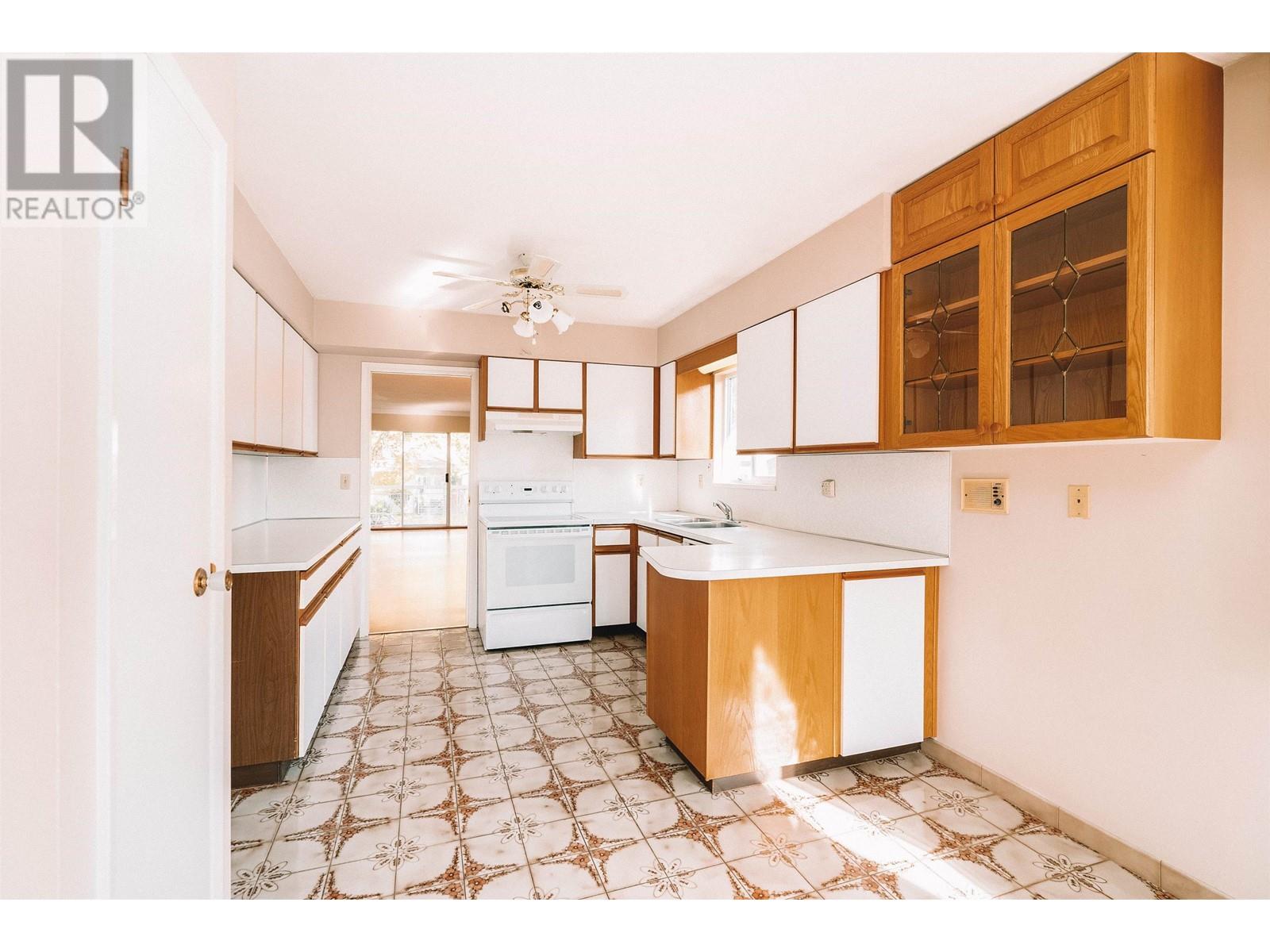 2618 W 15th Avenue, Vancouver, British Columbia  V6K 2Z5 - Photo 12 - R2985080