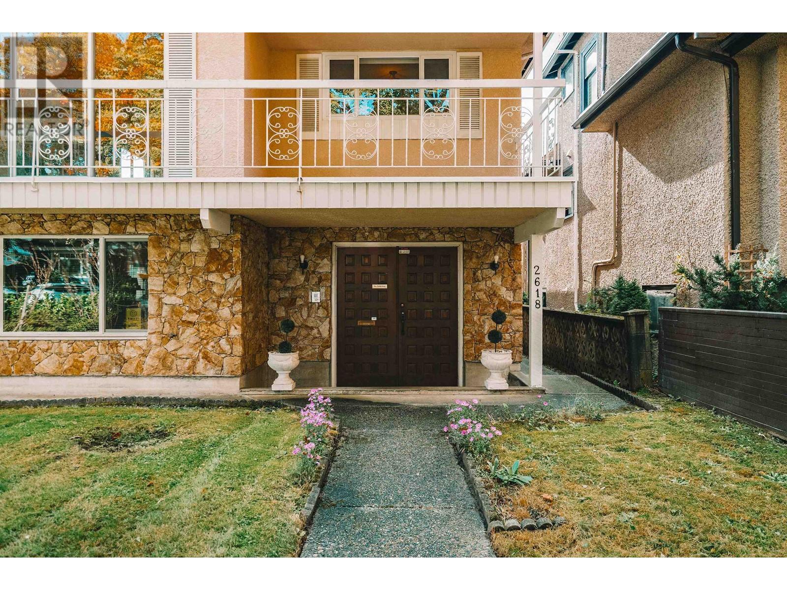 2618 W 15th Avenue, Vancouver, British Columbia  V6K 2Z5 - Photo 2 - R2985080