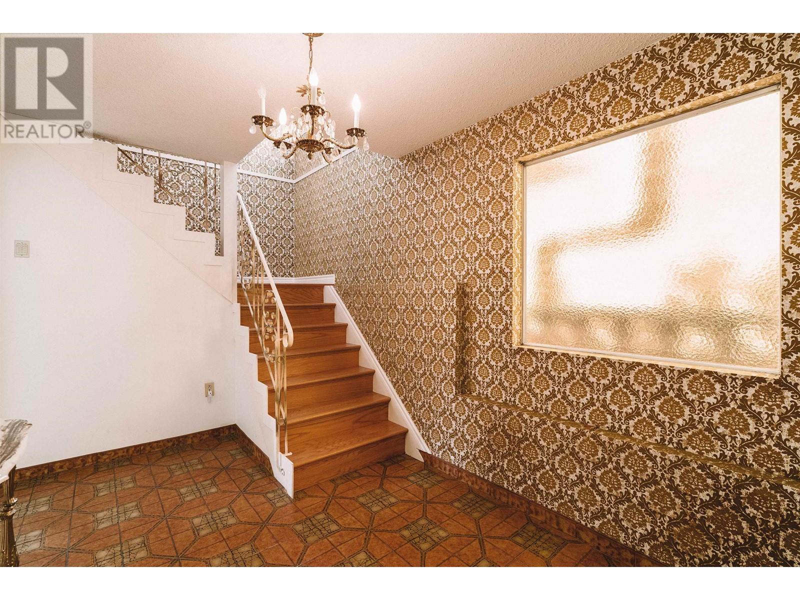 2618 W 15th Avenue, Vancouver, British Columbia  V6K 2Z5 - Photo 3 - R2985080