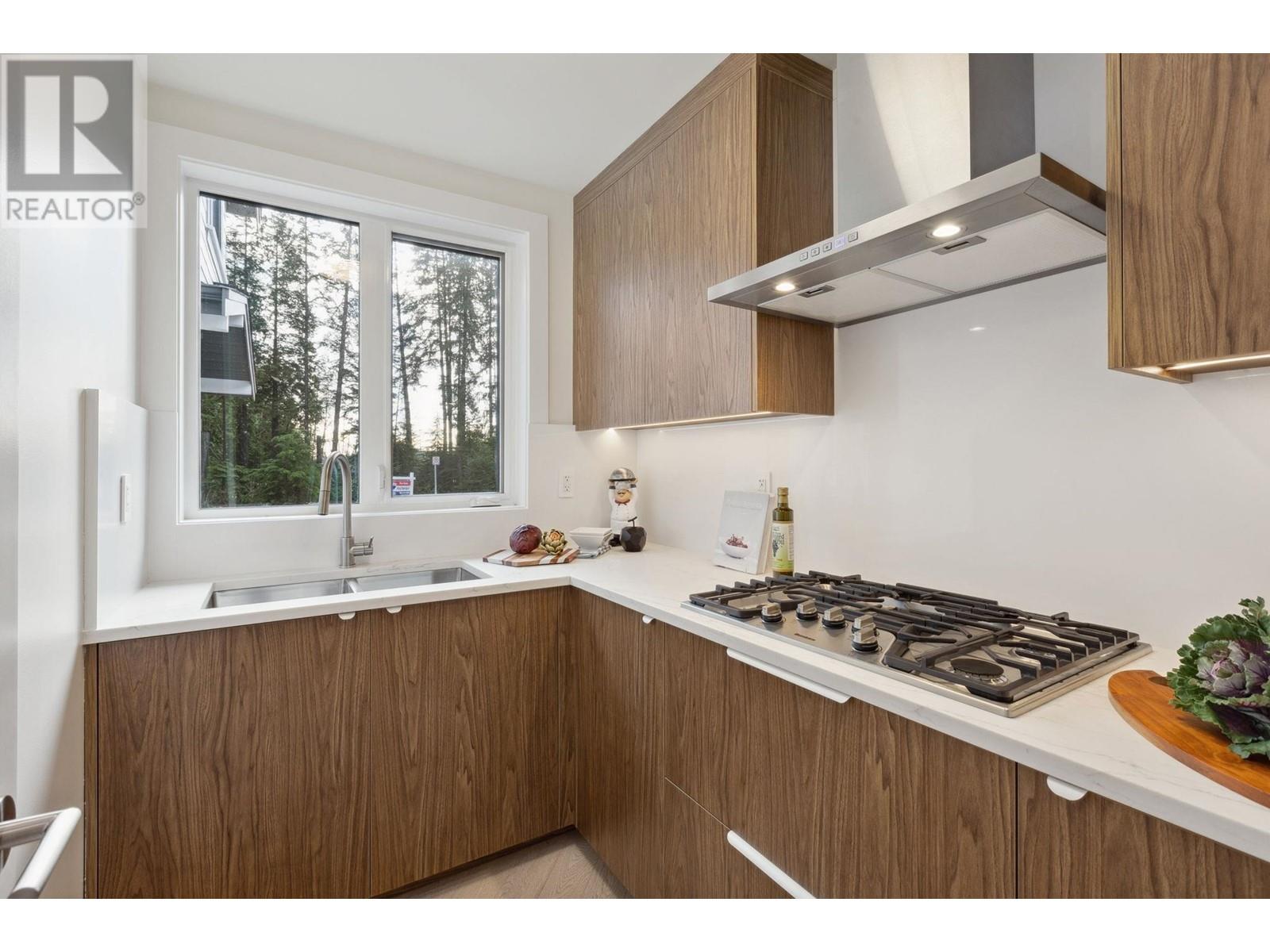 3533 Anne Macdonald Way, North Vancouver, British Columbia  V7G 2S7 - Photo 17 - R2985129