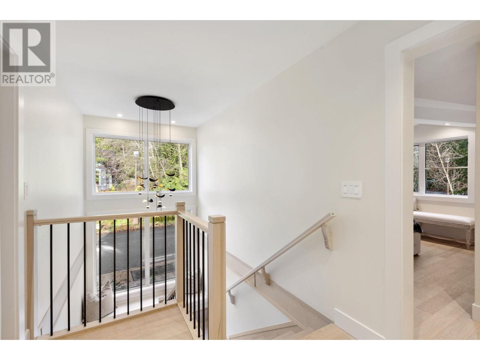 3533 Anne Macdonald Way, North Vancouver, British Columbia  V7G 2S7 - Photo 19 - R2985129