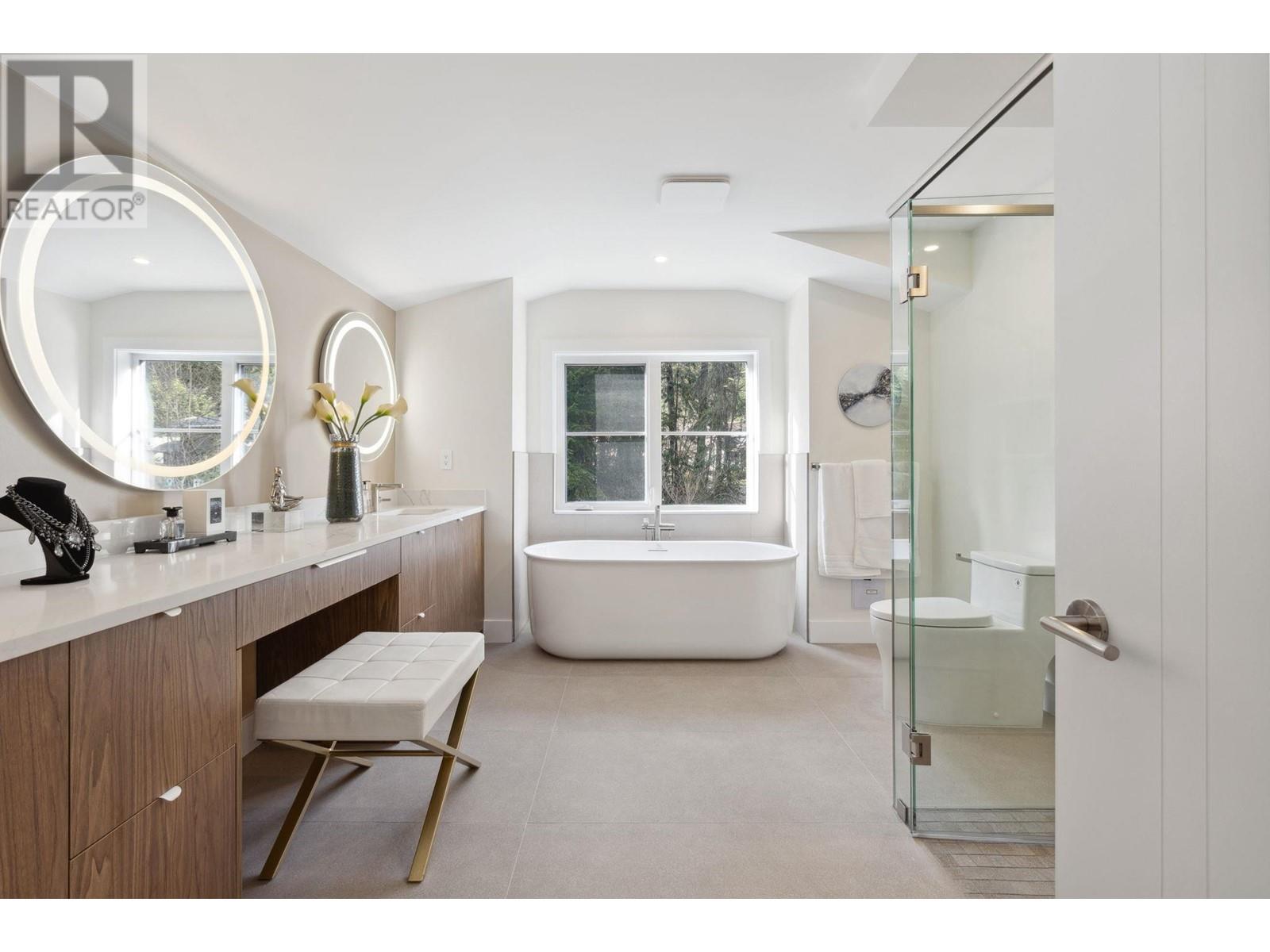 3533 Anne Macdonald Way, North Vancouver, British Columbia  V7G 2S7 - Photo 23 - R2985129