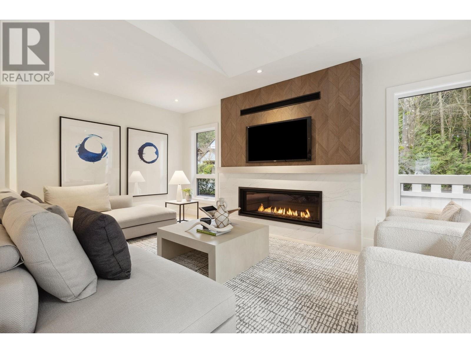 3533 Anne Macdonald Way, North Vancouver, British Columbia  V7G 2S7 - Photo 4 - R2985129