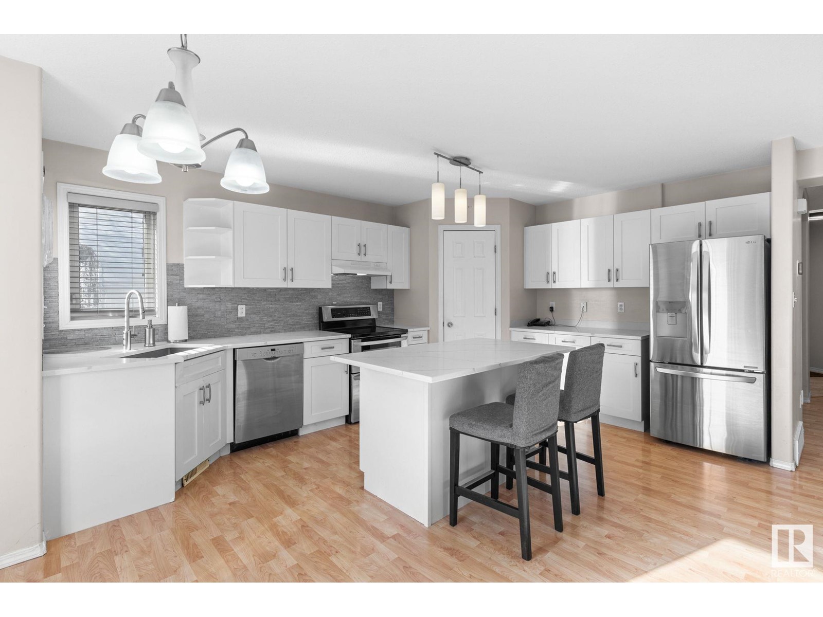 Property at 523 HUNTERS GR NW image 3