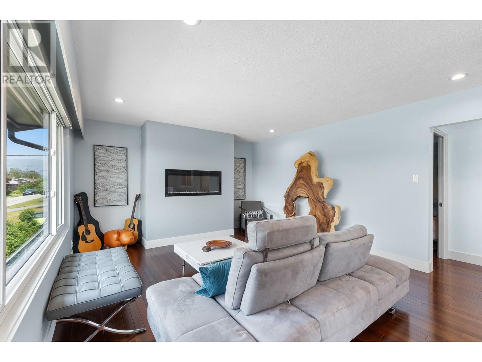 1480 Elinor Crescent, Port Coquitlam, British Columbia  V3C 2Y5 - Photo 5 - R2981232