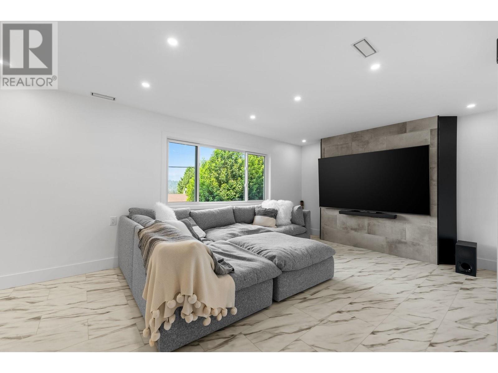 1480 Elinor Crescent, Port Coquitlam, British Columbia  V3C 2Y5 - Photo 23 - R2981232