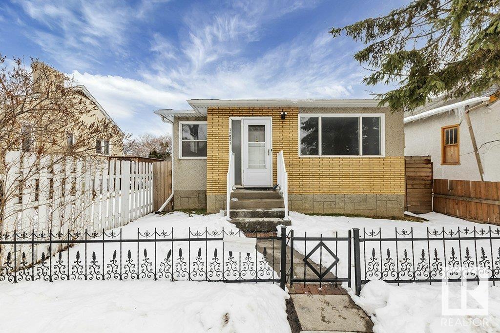 Property at 12051 95A ST NW image 2