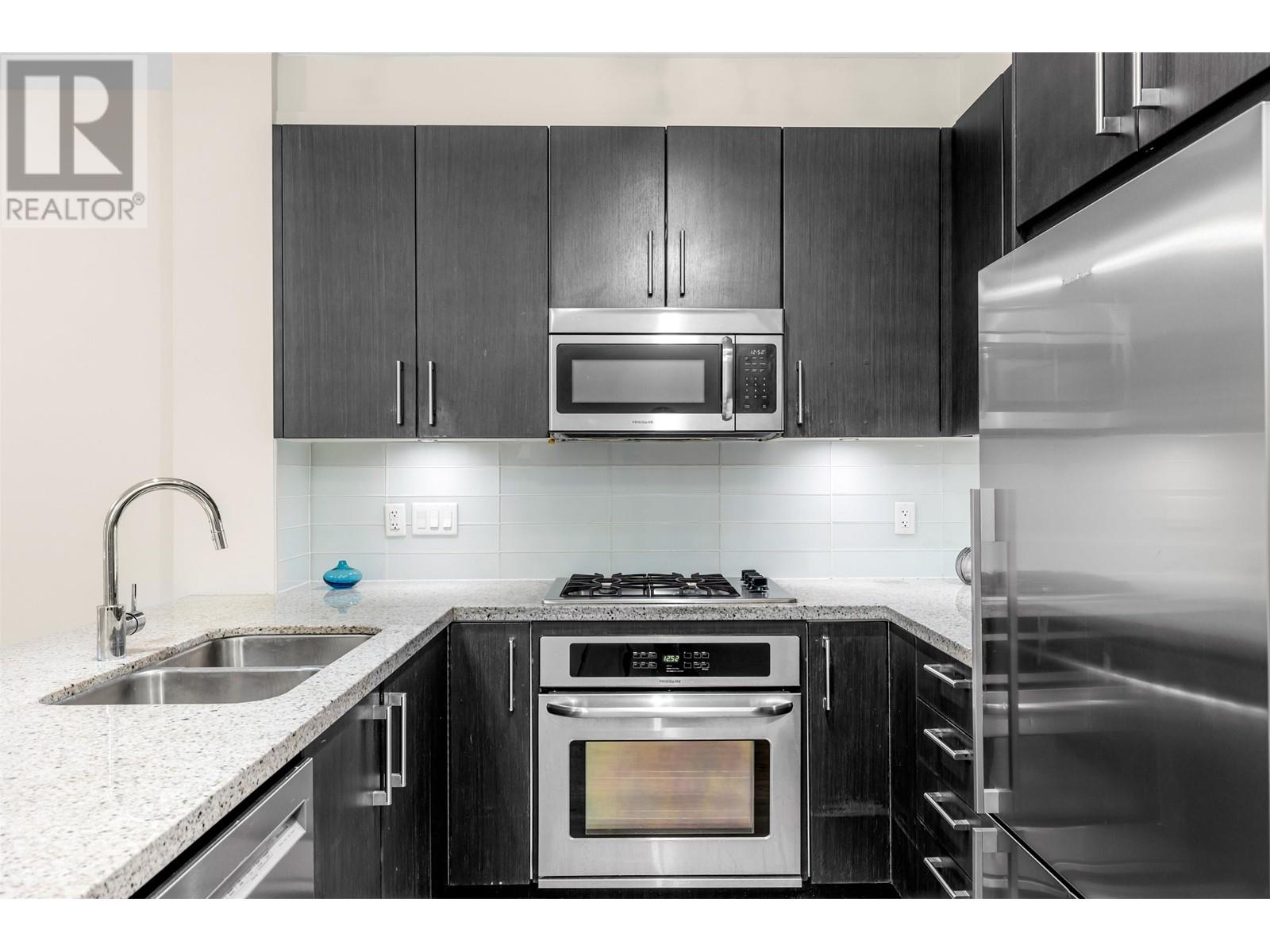 111 139 W 22nd Street, North Vancouver, British Columbia  V7M 0B5 - Photo 4 - R2979267