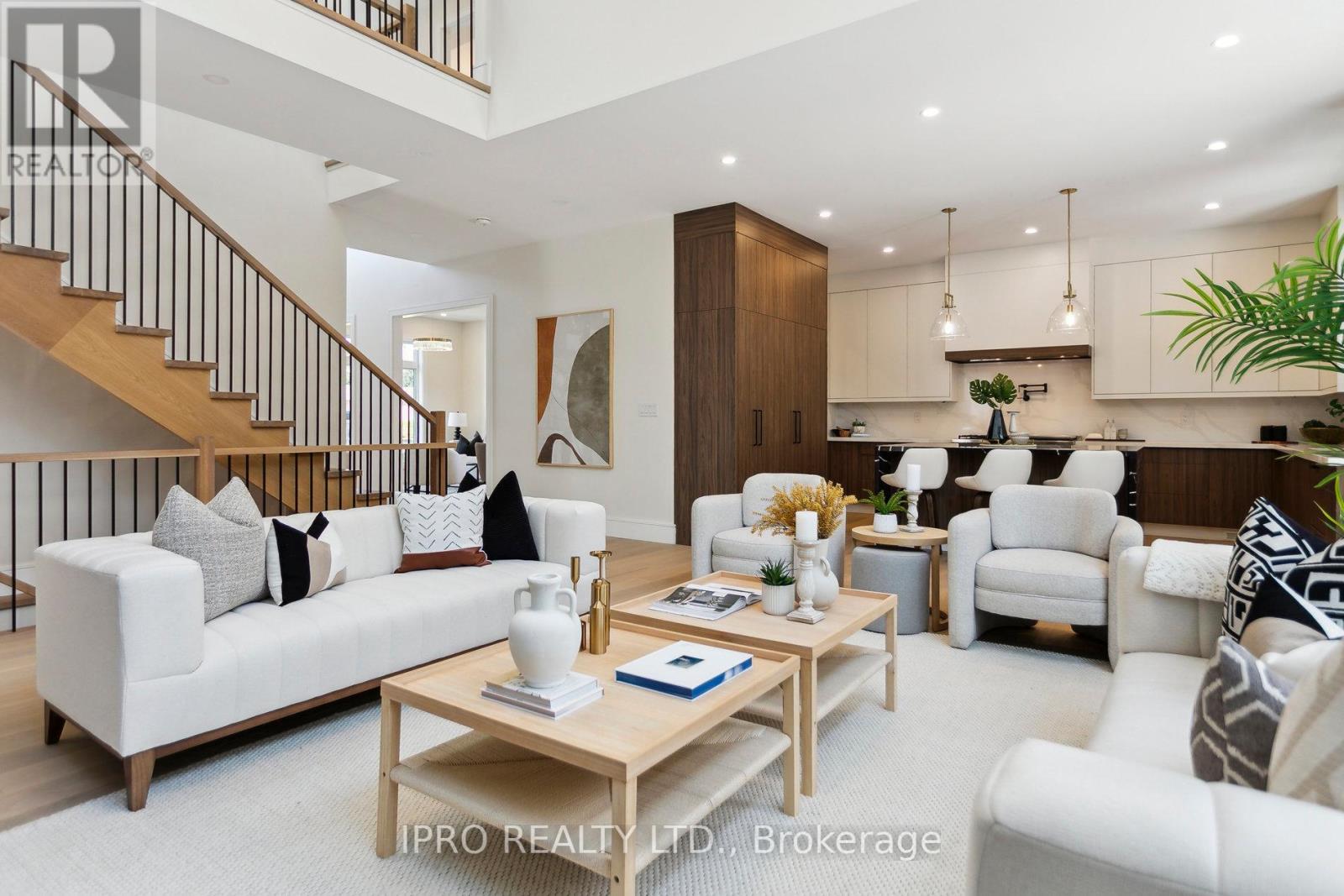 2082 Bridge Road, Oakville, Ontario  L6L 2E9 - Photo 11 - W12057048