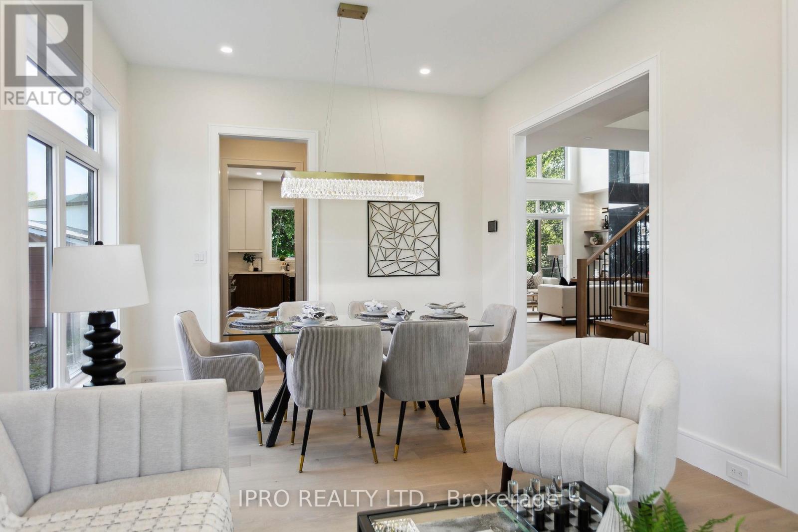 2082 Bridge Road, Oakville, Ontario  L6L 2E9 - Photo 8 - W12057048