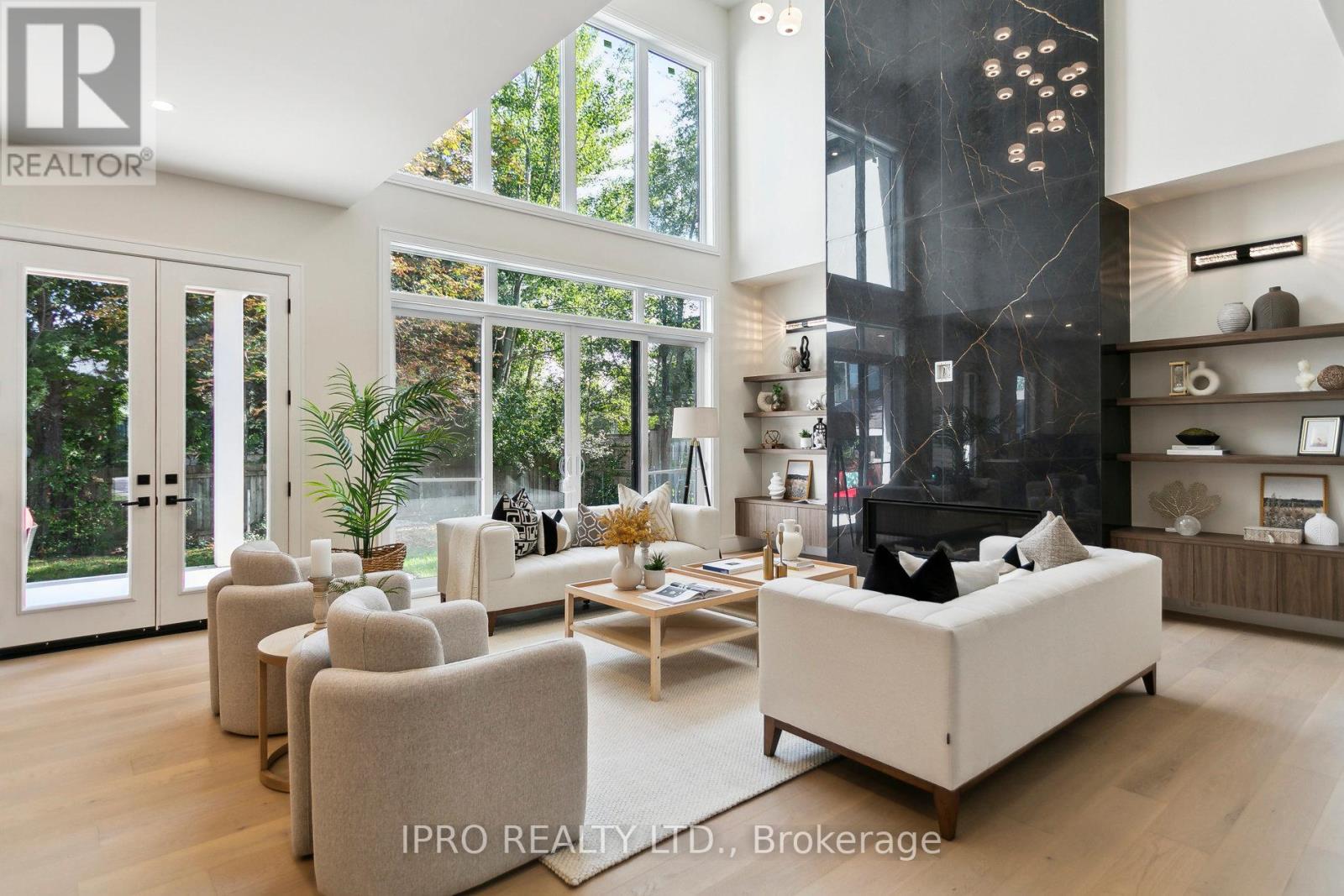 2082 Bridge Road, Oakville, Ontario  L6L 2E9 - Photo 9 - W12057048