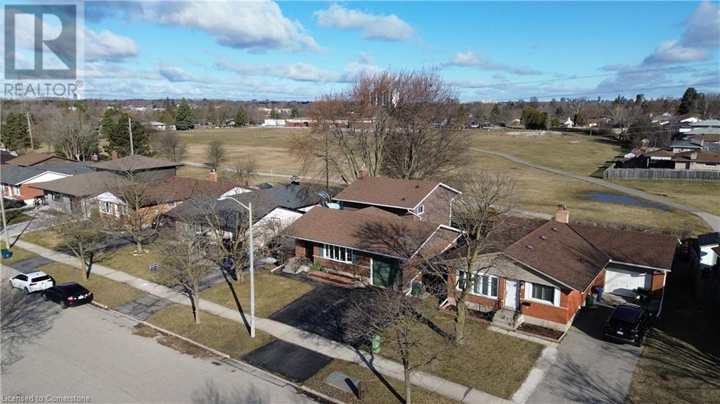 Property at 14 DUNSMERE Drive image 2