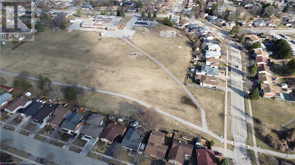 Property at 14 DUNSMERE Drive image 3