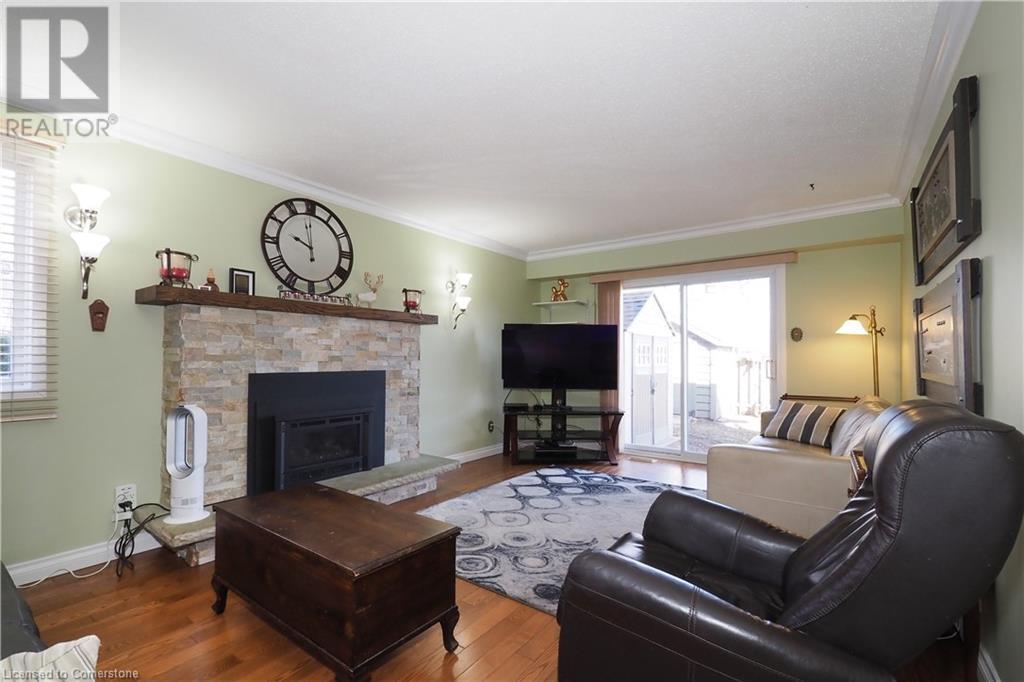 Property at 14 DUNSMERE Drive image 4