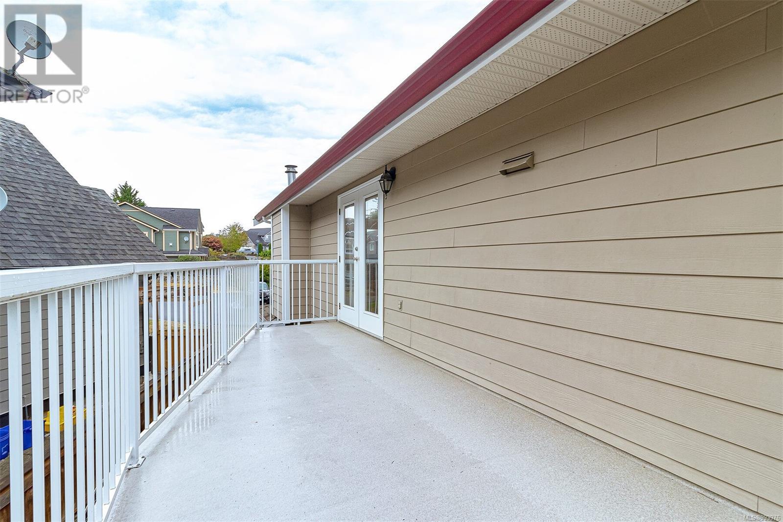 Property at 2267 Setchfield Ave image 3