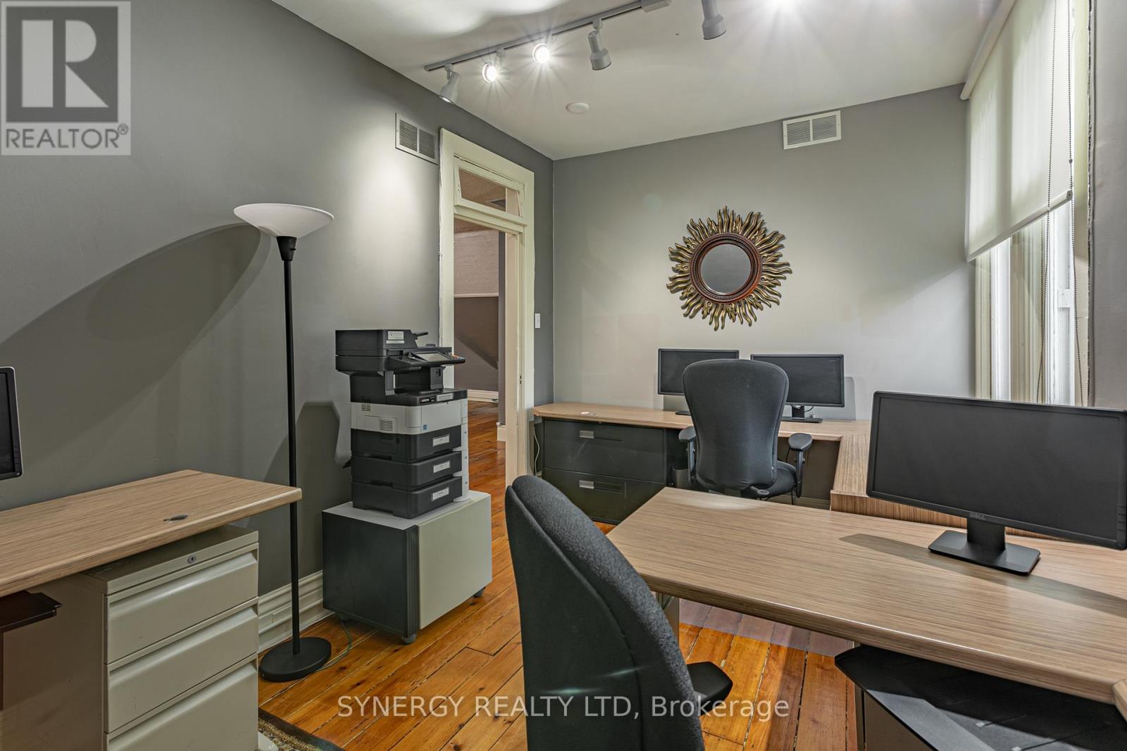 37 Ridout Street S, London South, Ontario  N6C 3W7 - Photo 16 - X12057179